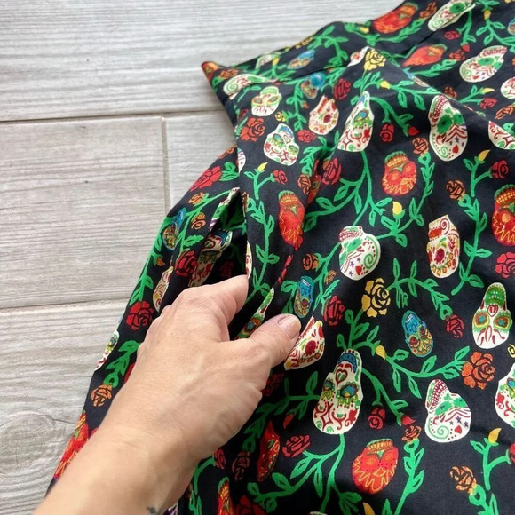 Coven United Womens Multicolor Rose And Skull Print Midi Box Pleated Skirt Small - Picture 9 of 10